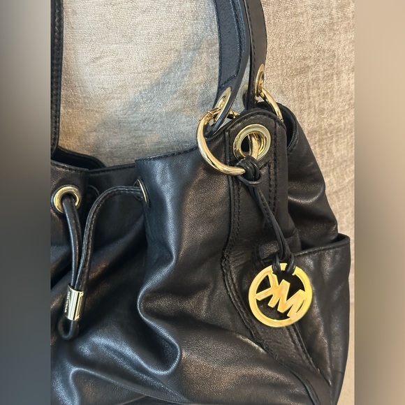 Black leather Michael Kors hobo handbag - Picture 2 of 5